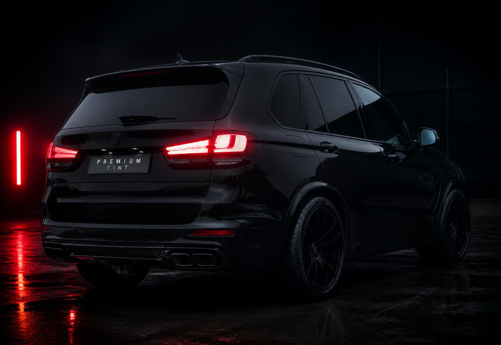 SUV premium preto com window film aplicado